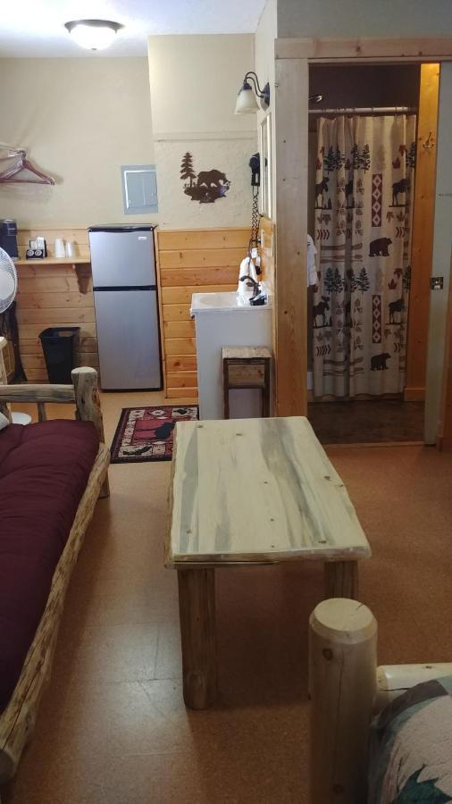 9 Bar W Cabins West Yellowstone Εξωτερικό φωτογραφία